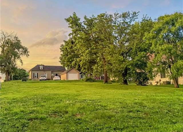 Property at 119 S Davis St, Maryville, MO 64468