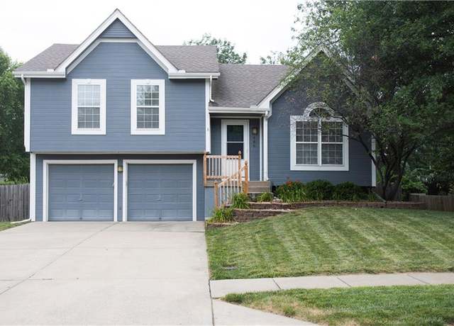 Property at 406 Fletcher Dr, Smithville, MO 64089, 3 beds, 2.5 baths