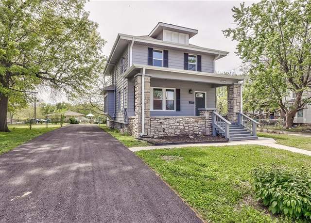 Property at 504 12th St, Osawatomie, KS 66064, 4 beds, 2 baths