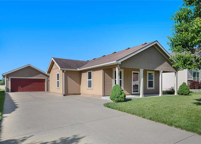 Property at 415 Evening Star Dr, Kearney, MO 64060, 2 beds, 2 baths