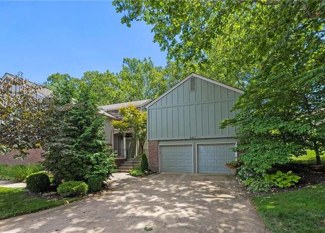 Property at 4417 W 111th Ter, Leawood, KS 66211, 3 beds, 2.5 baths