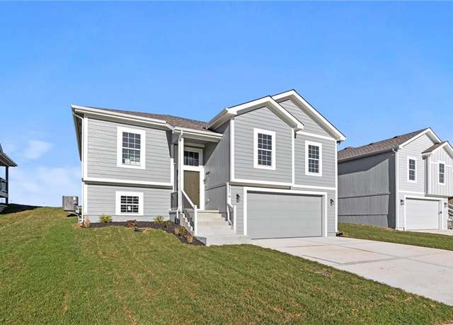 Property at 9418 N Harden Ave, Kansas City, MO 64154, 4 beds, 3 baths