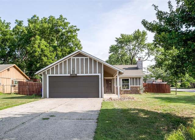 Property at 1504 W Wabash St, Olathe, KS 66061, 2 beds, 1 bath