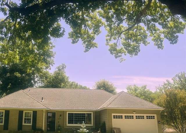 Property at 101 E 109th Ter, Kansas City, MO 64114, 5 beds, 3 baths