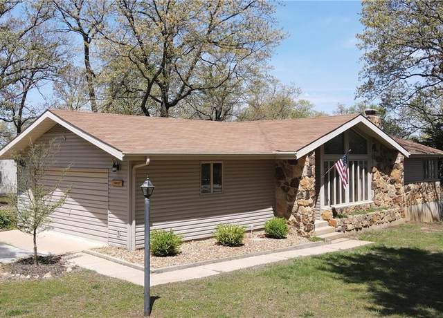 Property at 32631 Cameron's Ridge Rd, Warsaw, MO 65355, 3 beds, 2 baths