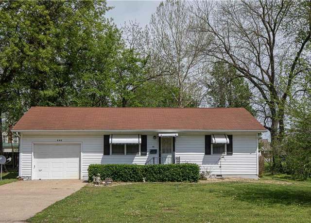 Property at 802 Cherry St, Lamar, MO 64759, 2 beds, 1 bath