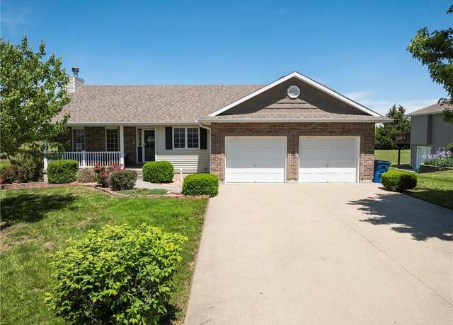 Property at 121 SW 95 + Two Lots Rd, Warrensburg, MO 64093, 3 beds, 3 baths