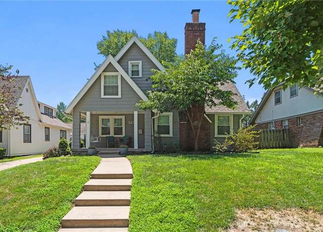 Property at 125 E 70th St, Kansas City, MO 64113, 3 beds, 2 baths