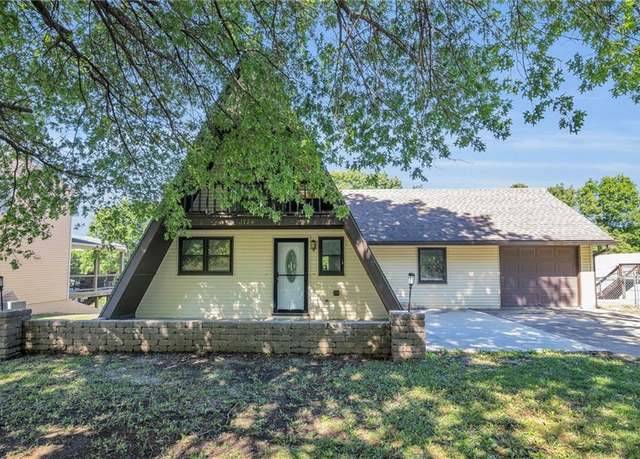 Property at 1724 Santa Fe Ter, Atchison, KS 66002, 3 beds, 1.5 baths