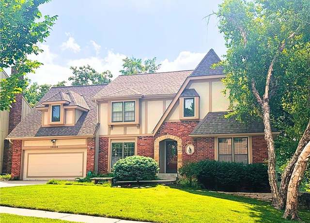 Property at 12228 Connell Dr, Overland Park, KS 66213, 4 beds, 3.5 baths