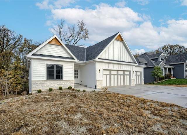 Property at 1836 Green Meadow Dr, Liberty, MO 64068, 4 beds, 3 baths