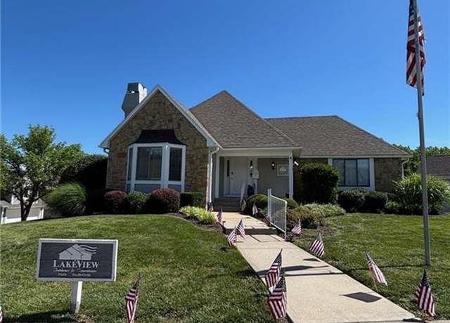 Property at 5852 Park Cir, Shawnee, KS 66216, 2 beds, 3 baths