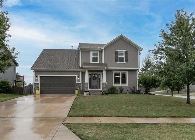 Property at 545 W Washington St, Gardner, KS 66030, 5 beds, 3.5 baths