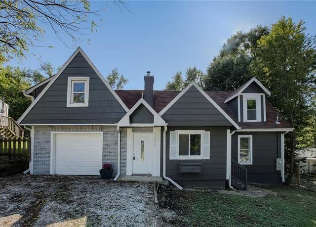Property at 12007 E Alberta St, Sugar Creek, MO 64054, 4 beds, 3 baths