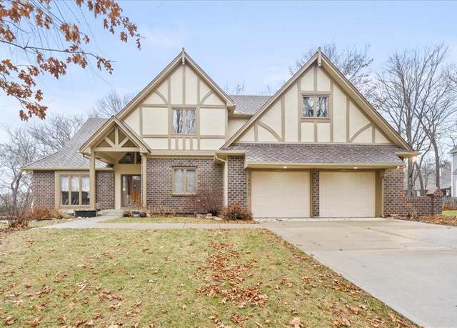 Property at 4500 W 125th Ter, Leawood, KS 66209, 4 beds, 3.5 baths