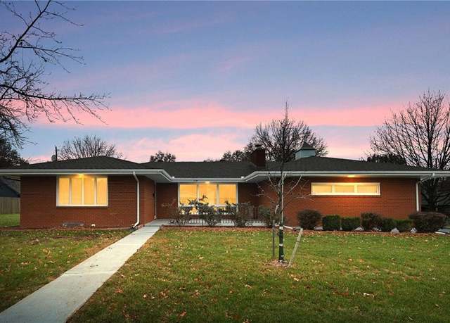 Property at 1701 Wren St, Harrisonville, MO 64701, 3 beds, 2.5 baths