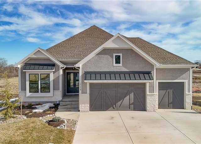 Property at 17179 S Heatherwood St, Olathe, KS 66062, 5 beds, 4 baths