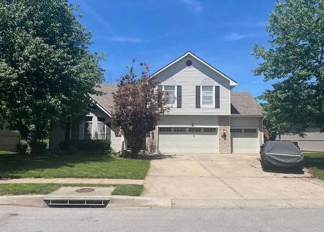 Property at 4000 NE 60th Ter, Gladstone, MO 64119, 4 beds, 3 baths