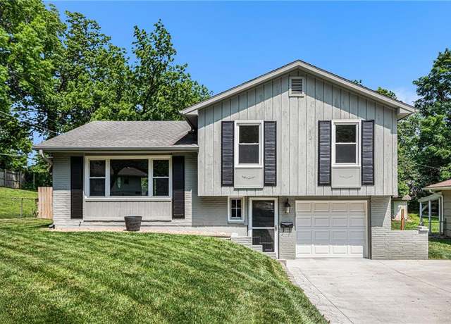 Property at 5005 Hawthorne Ave, Kansas City, MO 64133, 3 beds, 2 baths