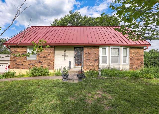 Property at 7226 Shoshone Dr, Holt, MO 64048, 4 beds, 2.5 baths