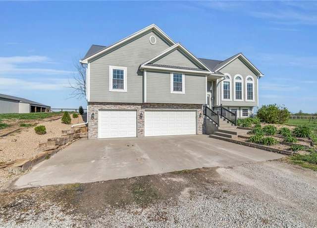 Property at 6095 SE Dittoe Ln, Holt, MO 64048, 3 beds, 3 baths