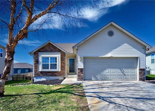 Property at 14504 Richmond Ave, Grandview, MO 64030, 3 beds, 3 baths