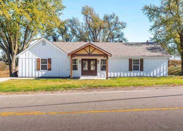 Property at 17391 State Route 371 Hwy, Faucett, MO 64448, 4 beds, 4.5 baths