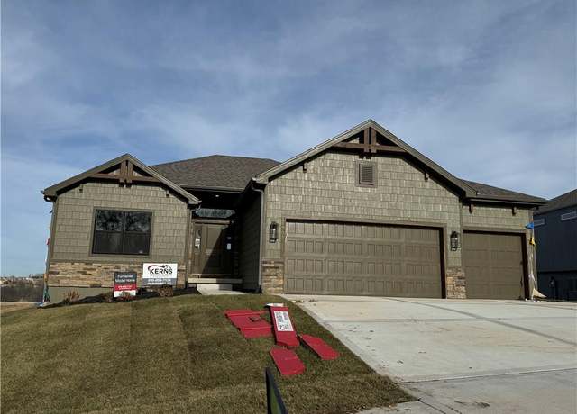 Property at 16700 NW 124 St, Platte City, MO 64079, 4 beds, 3 baths