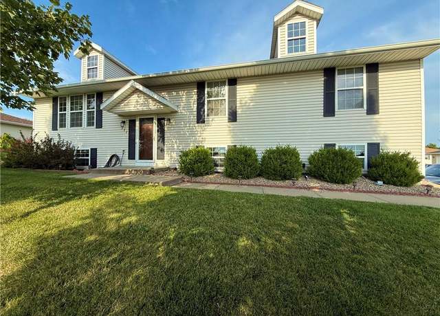 Property at 311 S Country Club Rd, Maryville, MO 64468, 3 beds, 2 baths