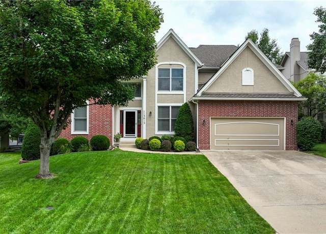 Property at 13015 S Hagan Ct, Olathe, KS 66062, 4 beds, 4 baths