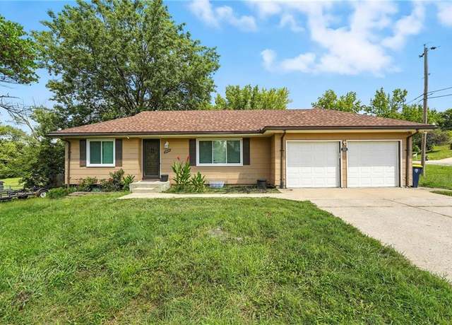 Property at 2404 E Red Bridge Rd, Kansas City, MO 64131, 3 beds, 1 bath