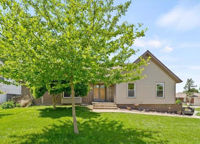 Property at 915 SW 16th St, Blue Springs, MO 64015, 4 beds, 2 baths