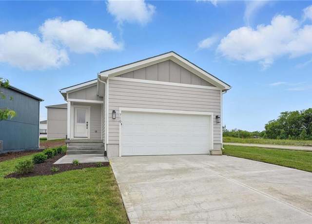 Property at 719 Glenn Cir, Raymore, MO 64083, 2 beds, 2 baths