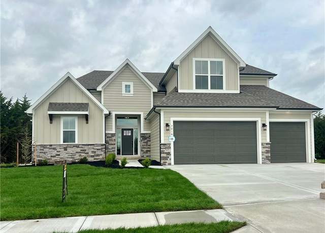 Property at 7016 N Polk Ave, Kansas City, MO 64151, 5 beds, 4 baths