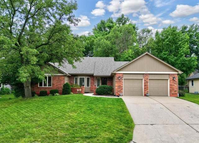 Property at 2536 NW Bent Tree Cir, Lee's Summit, MO 64081, 3 beds, 3 baths