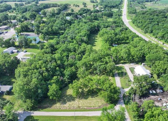 Property at 300 Bluff Ave, MO 64734