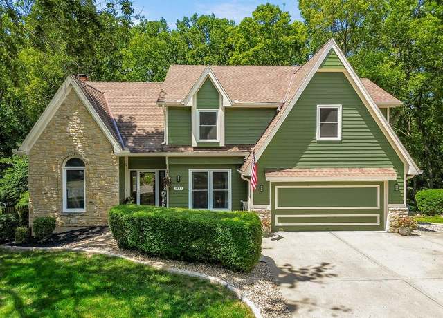 Property at 1008 N Woodridge Ln, Liberty, MO 64068, 5 beds, 3.5 baths