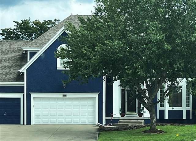 Property at 5920 NE Coral Cir, Lee's Summit, MO 64064, 4 beds, 4 baths