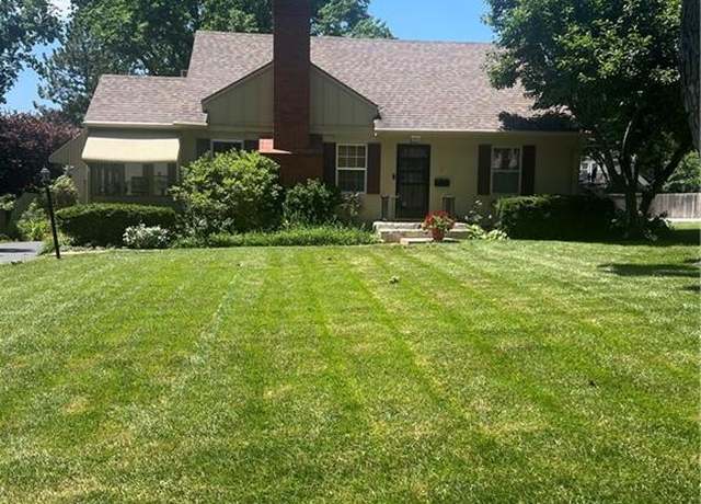 Property at 5324 Fairway Rd, Fairway, KS 66205, 3 beds, 2 baths