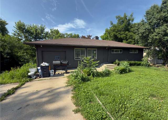 Property at 8300 Longview Rd, Kansas City, MO 64134, 3 beds, 2 baths