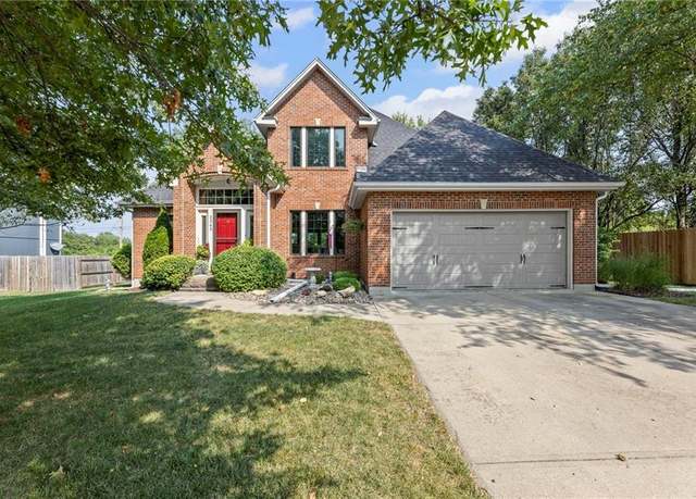 Property at 2340 Twin Oaks Dr, Harrisonville, MO 64701, 3 beds, 3.5 baths