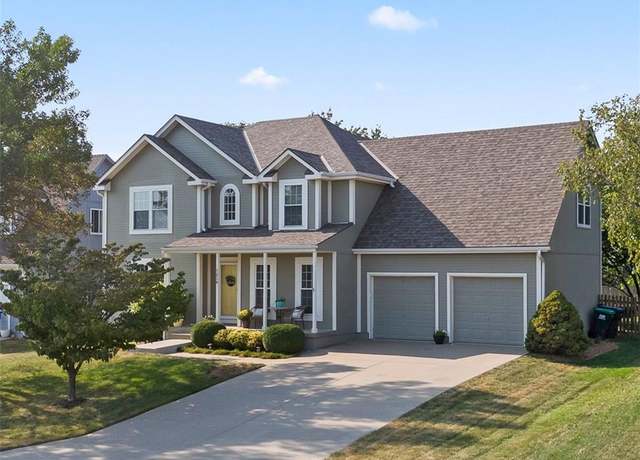 Property at 1216 SE Warren Dr, Lee's Summit, MO 64081, 4 beds, 2.5 baths