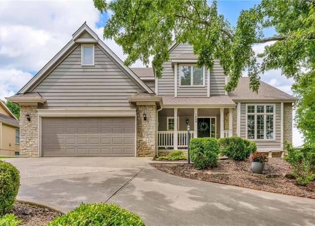 Property at 1005 Wildwood Dr, Lawrence, KS 66049, 4 beds, 3.5 baths