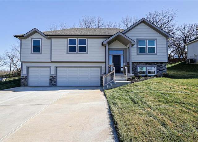 Property at 204 SW Nelson Dr, Blue Springs, MO 64014, 4 beds, 3 baths