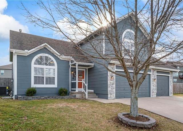 Property at 709 Madison Creek Ct, Raymore, MO 64083, 4 beds, 3 baths