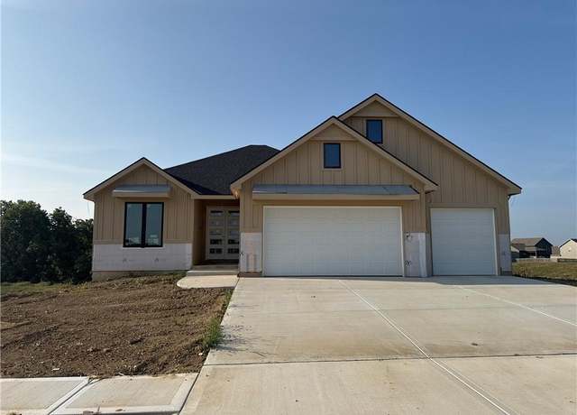 Property at 4605 NE 86th Ter, Kansas City, MO 64156, 5 beds, 3 baths