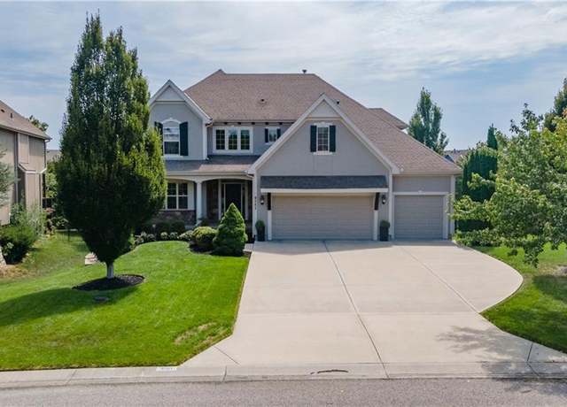 Property at 9101 W 158th St, Overland Park, KS 66221, 5 beds, 5 baths
