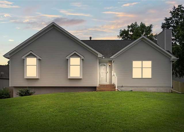 Property at 1536 NE Ivory Ln, Lee's Summit, MO 64086, 4 beds, 2 baths