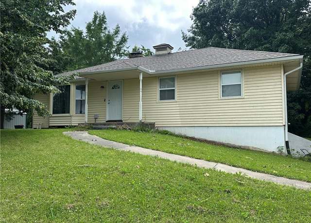 Property at 3625 Lake Shore Dr, Odessa, MO 64076, 3 beds, 1.5 baths