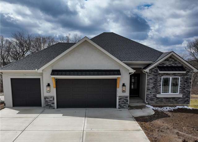 Property at 1845 Arbor Trl, Liberty, MO 64068, 4 beds, 3 baths